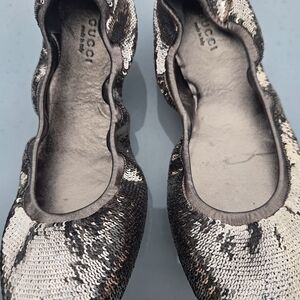 Gucci Women's Sequin Flats - Silver and Black
